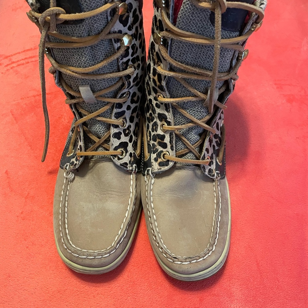 Woman’s 9.5 Sherry Boots, NWOT